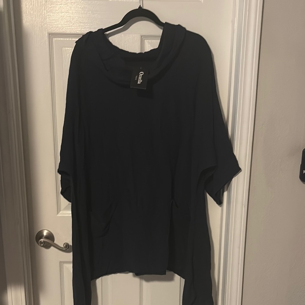 Ornella Navy Blue Oversized 3/4 Sleeve Tunic with hood